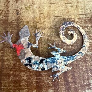 Artistic Metal Gecko Brooch
